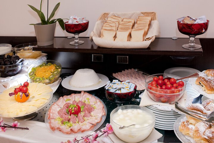 Breakfast/Coffee Service 45 of 67