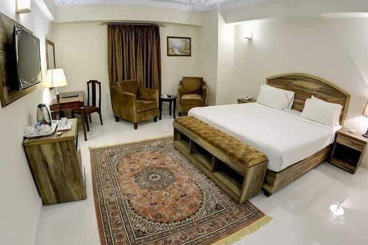 Room 14 of 17