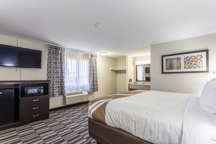 Room 9 of 19