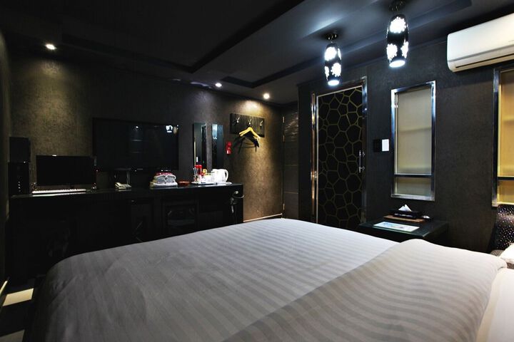 Room 87 of 92