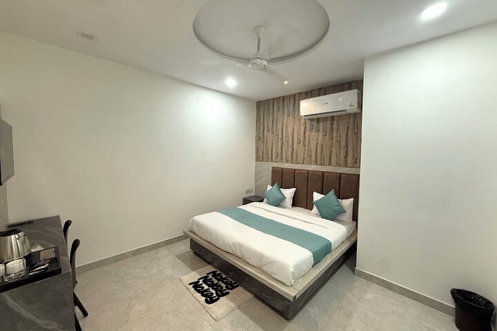 Room 7 of 30