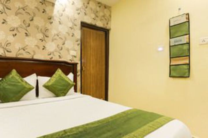 Room 15 of 43