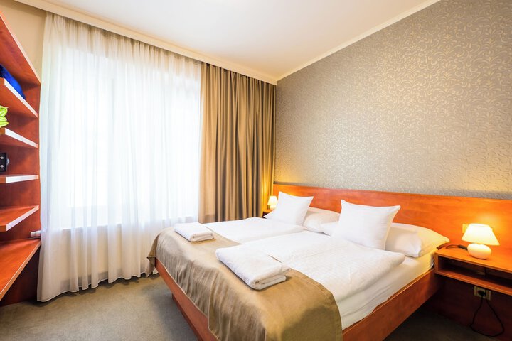 Room 34 of 71