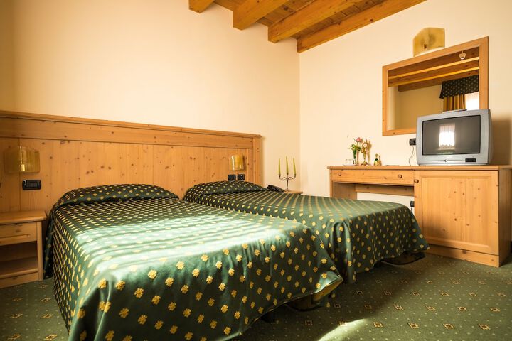 Room 10 of 46
