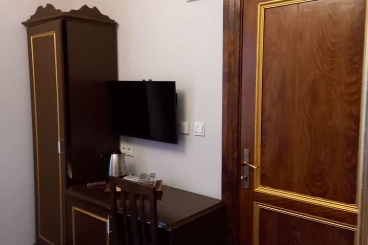 Room 9 of 69