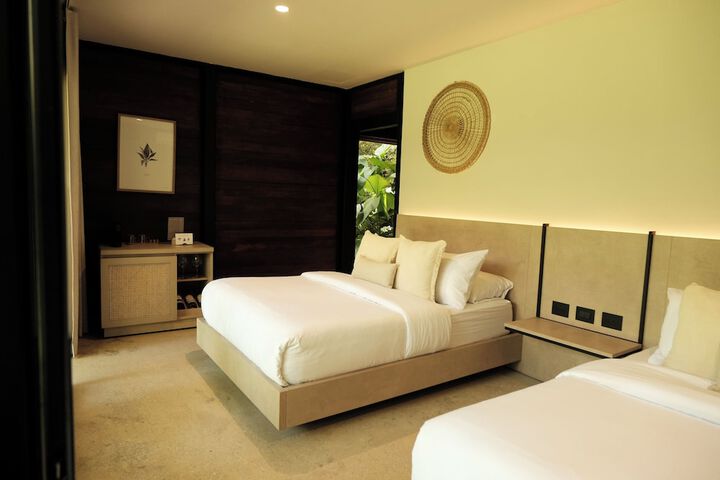 Room 2 of 48