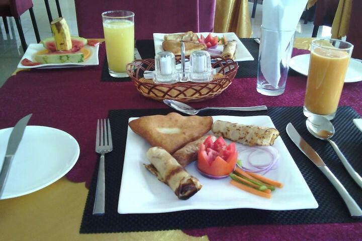 Breakfast/Coffee Service 26 of 43