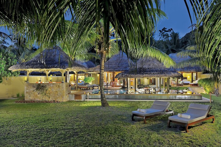 Hotel Exterior 180 of 183