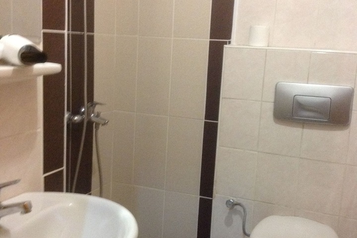 Room 16 of 22