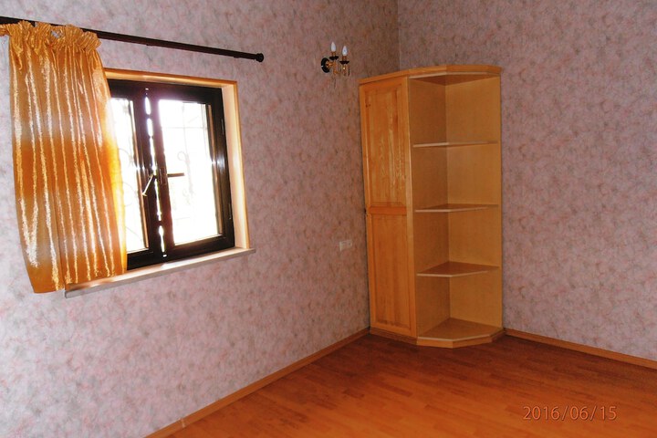 Room 16 of 36