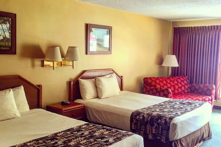 2 Queen Beds (15 of 21)