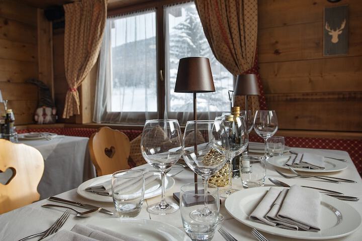 Dining 106 of 155