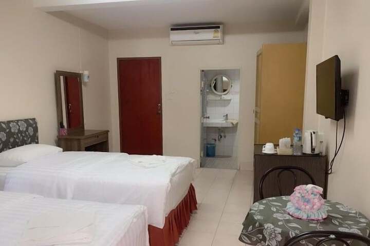 Room 10 of 24