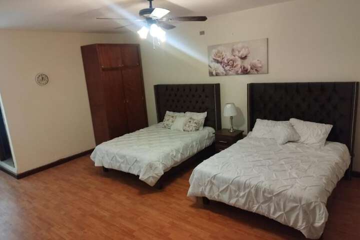 Room 5 of 11