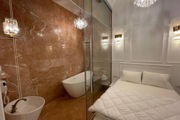 Room 14 of 17