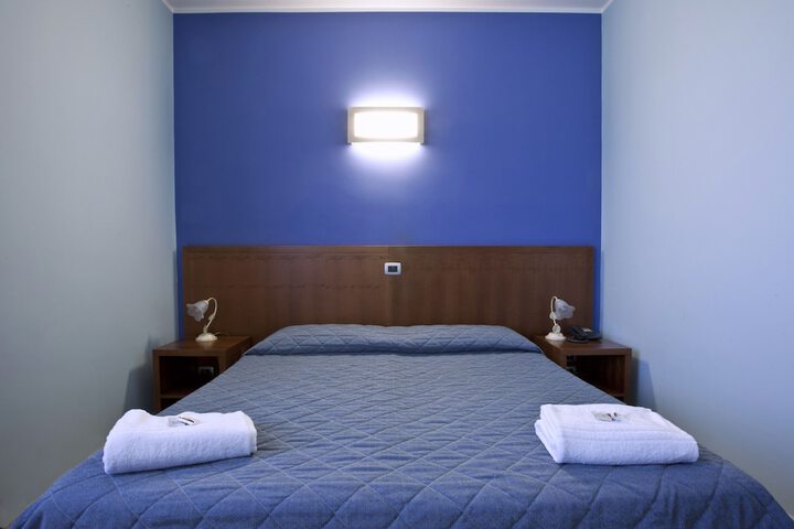 Room 9 of 64
