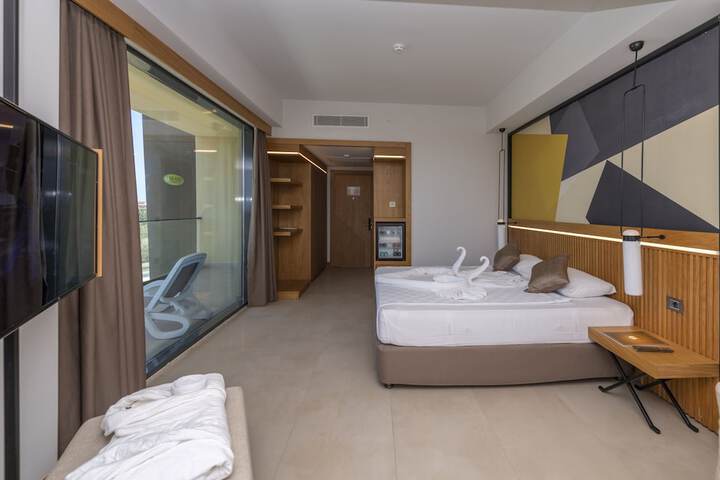Room 8 of 43