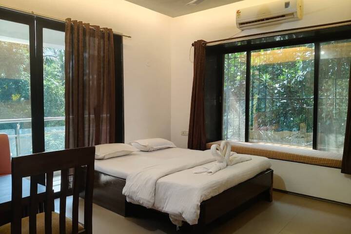 Room 7 of 37