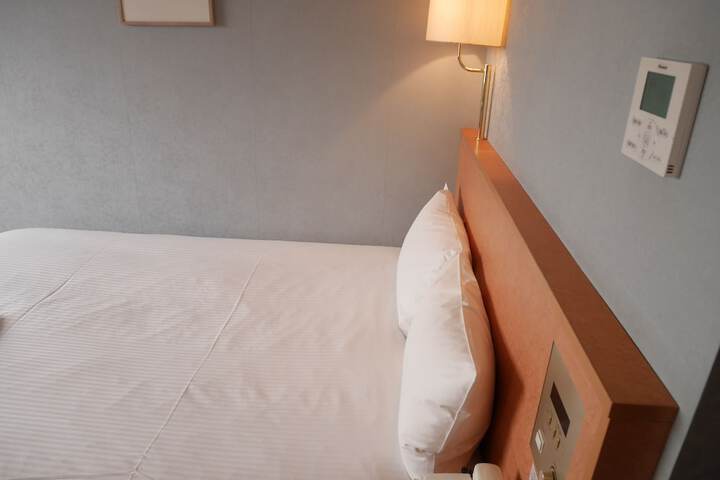 Room 2 of 48