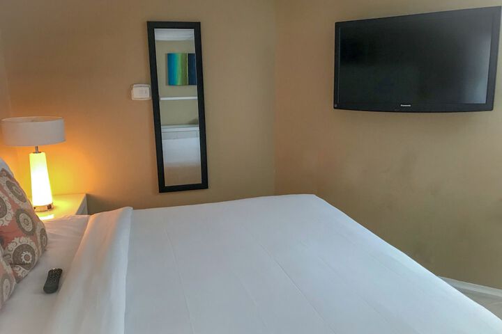 Room 19 of 34