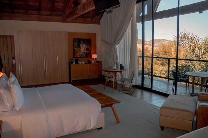 Room 3 of 74
