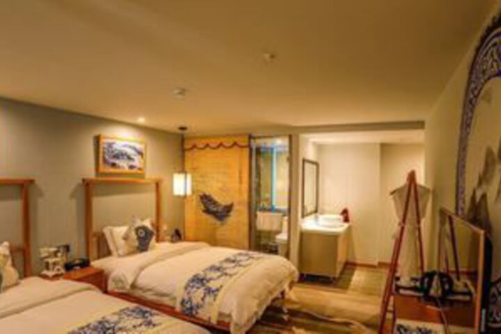 Room 13 of 20