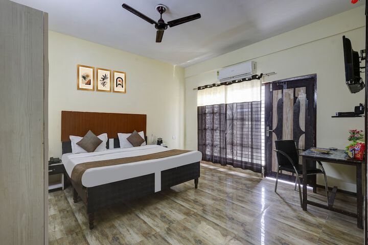 Room 10 of 29