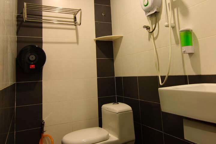 Room 16 of 20