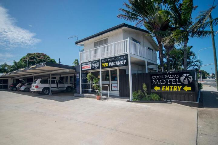 Exterior of Cool Palms Motel