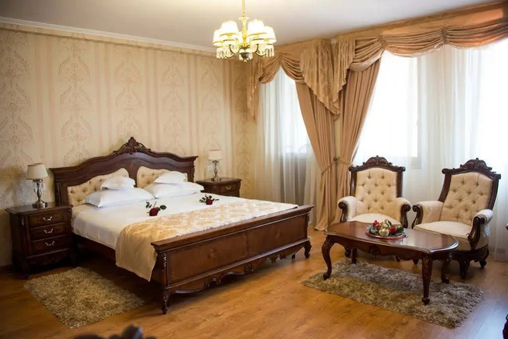 Room 5 of 23