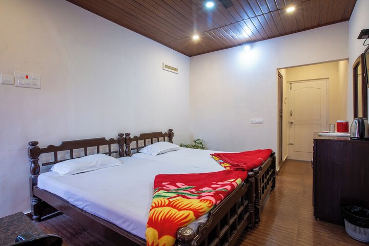 Room 8 of 32