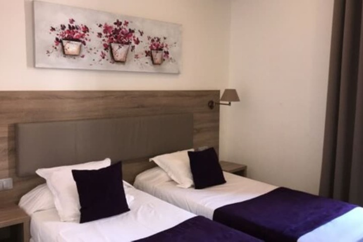 Room 15 of 140