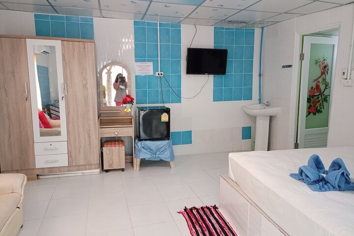 Room 14 of 36