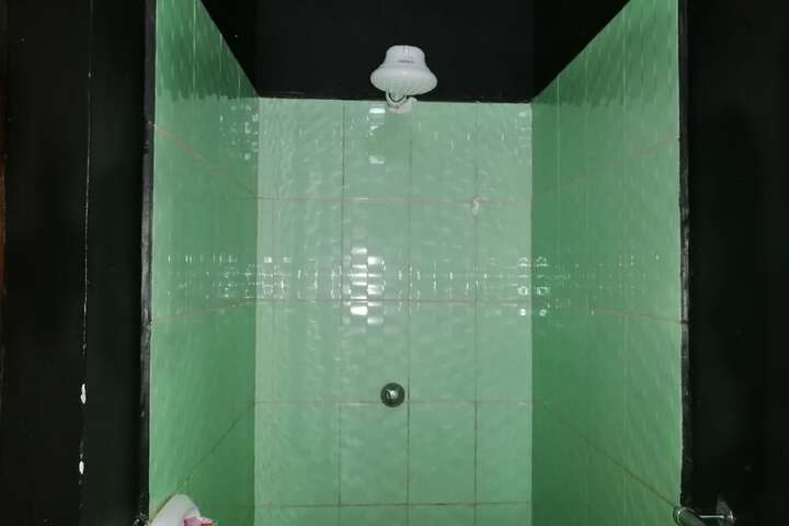 Room 10 of 20