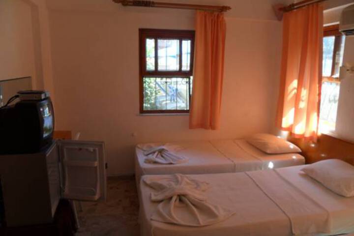 Room 2 of 4