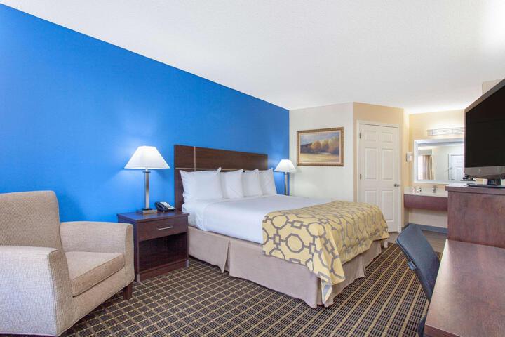1 King Bed Mobility Accessible (5 of 8)