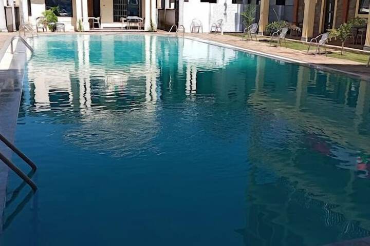 Pool 25 of 45