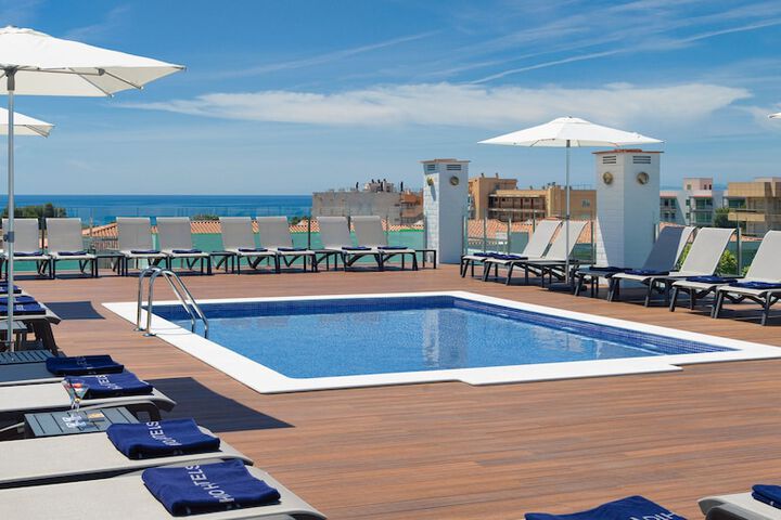 Pool Hotel