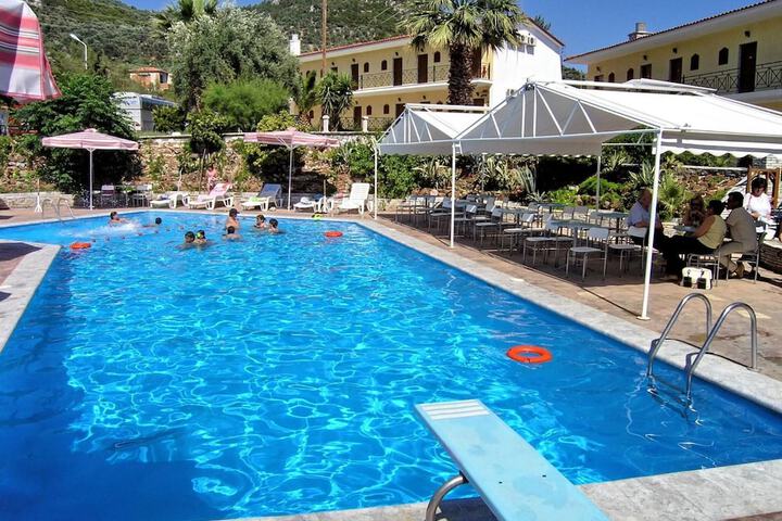 Pool Hotel
