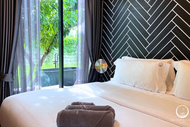 Room 28 of 255