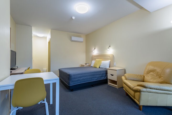 Room 3 of 41