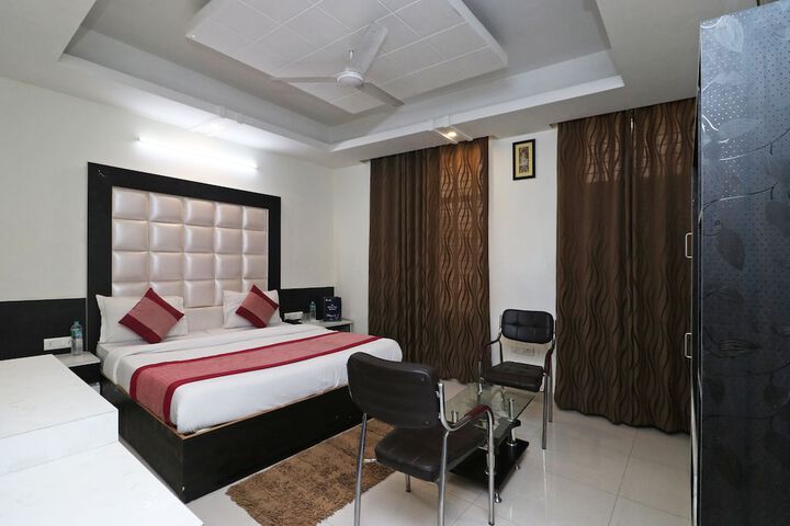 Room 21 of 25