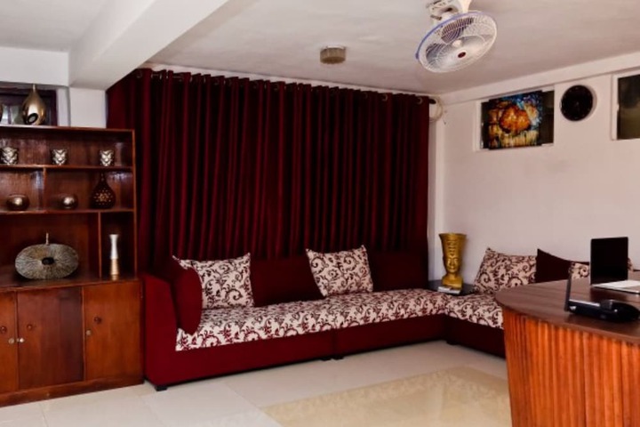 ADARA NEGOMBO