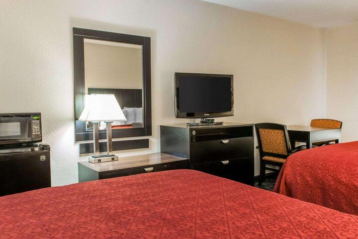 2 Double Beds (2 of 6)