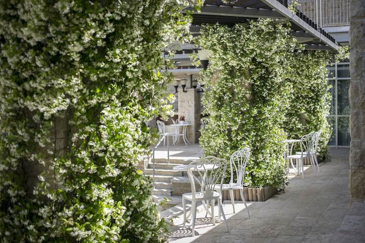 Terrace/Patio 102 of 106
