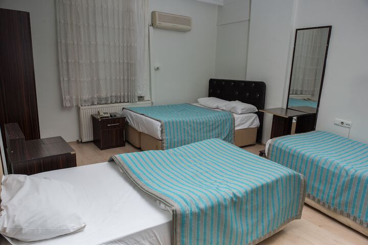 Room 7 of 13