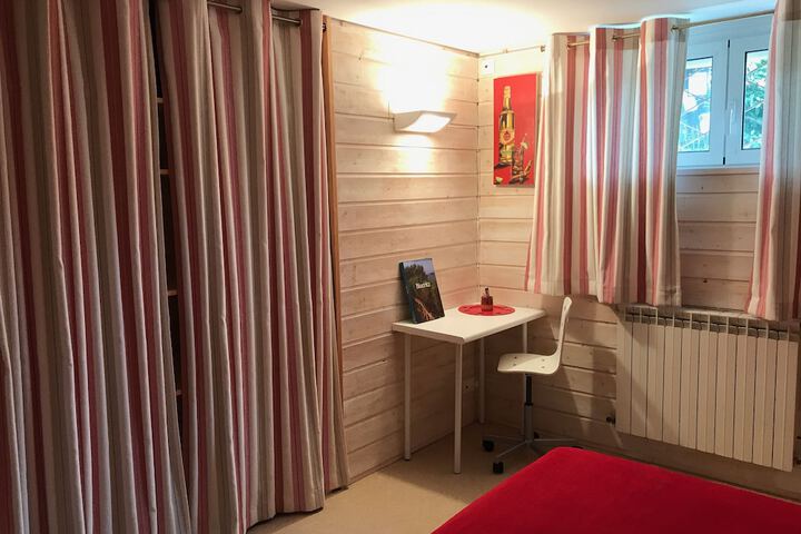 Room 18 of 21