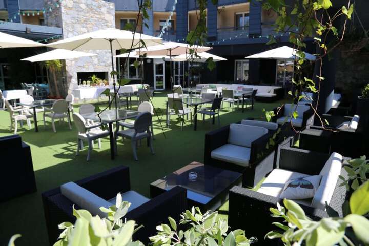 Terrace/Patio 33 of 34