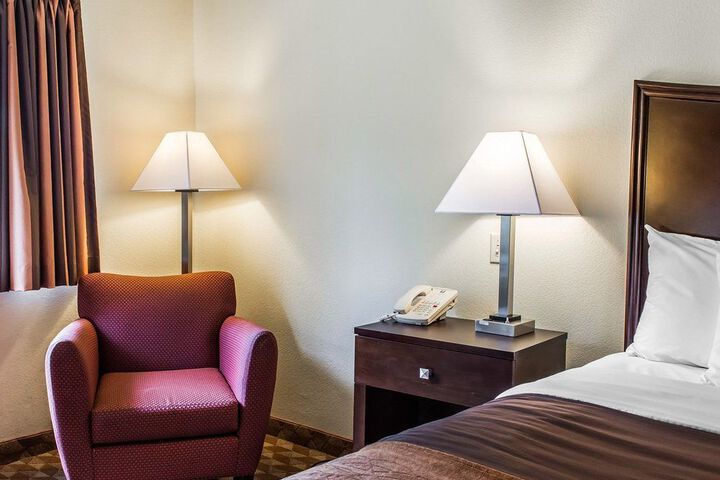 Room 14 of 33
