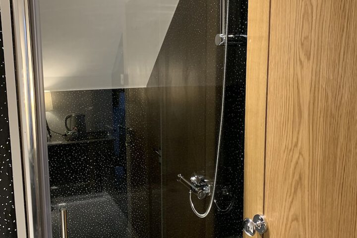 Room 16 of 40